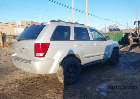 2010 Jeep Grand Cherokee Laredo z USA, uszkodzony, nr VIN 1J4PR4GK2AC120654